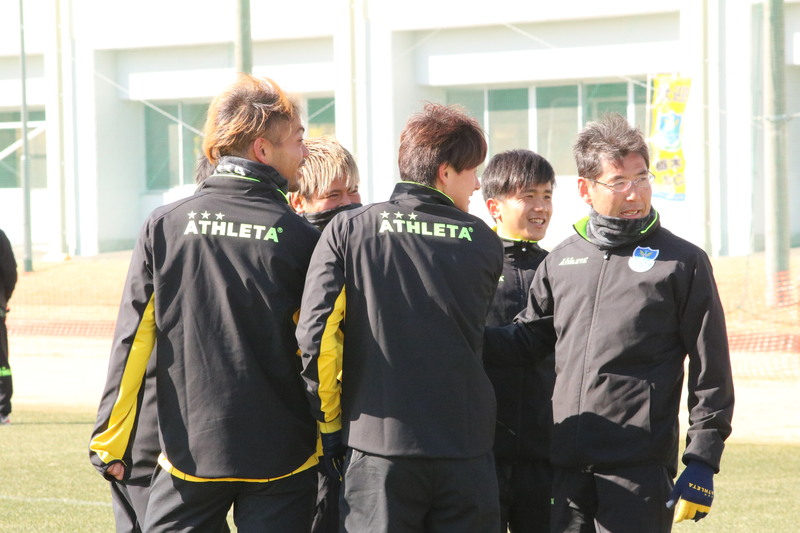 スタッフも加わりグループワーク！こちらは横山監督も入っていたチーム。