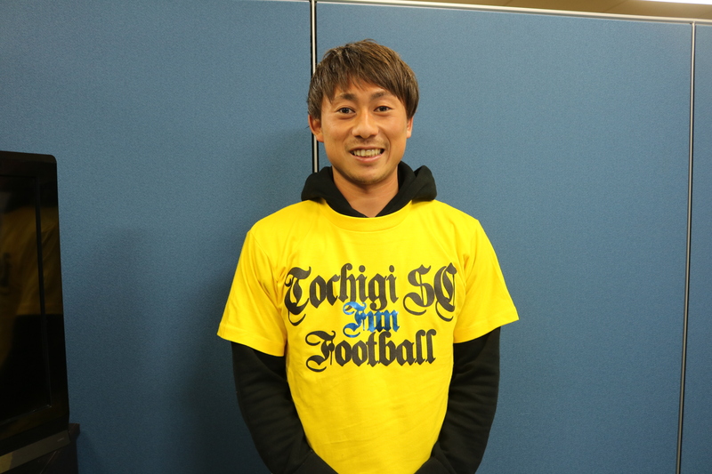 続いて、和田選手が着ているのは【メタリックTシャツ】（価格：3,240円）です！