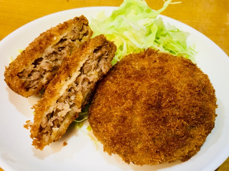 【常陸牛メンチ】
・茨城の高級ブランド牛「常陸牛」を使用した、ボリュームたっぷりな茨城のメンチをお召し上がりください。
■価格：300円
■店舗：アヴァンス(ファンエリア)