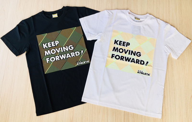【アスレタコラボ栃木SCオリジナルTシャツ】
・サプライヤーであるATHLETA様とのコラボTシャツが登場!
クラブフィロソフィー「KEEP MOVING FORWARD」が胸に描かれたスタイリッシュなTシャツ。
ブラックとホワイトの2色展開です。■サイズ:S,M,L,O,XO
■価格:4,104円
■販売場所:ファンエリアグッズ売店、ホームゴール裏グッズ売店