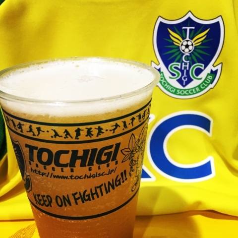 【ビターオレンジ】
・愛媛県産温州みかんジュースとキリンドラフトのビアカクテルになります。
■価格:550円
■販売場所:18diners(ファンエリア&メイン下)