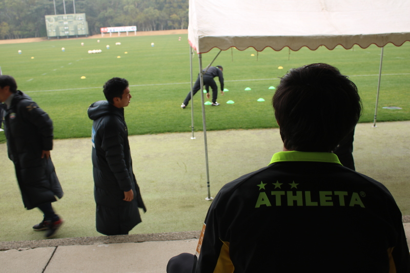 試合前には、あの選手も挨拶に来てくれました。川田拳登選手の目線の先にいるのは…？！