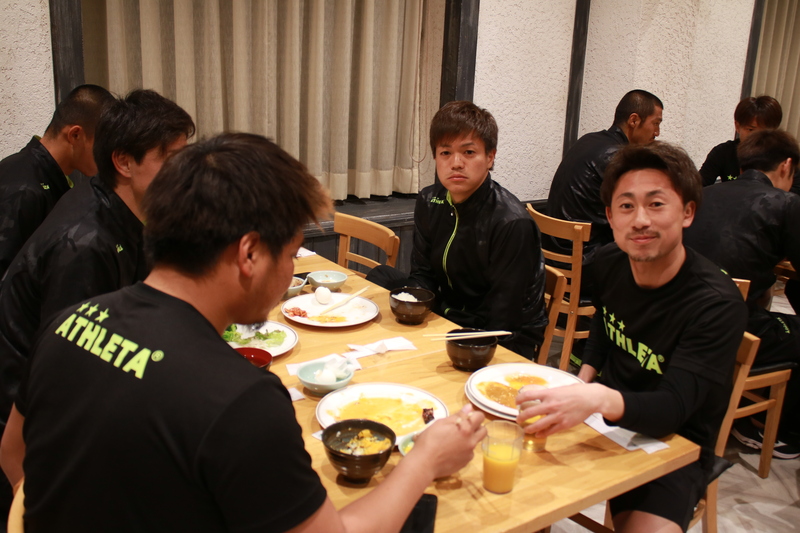 大﨑淳矢選手と和田達也選手。