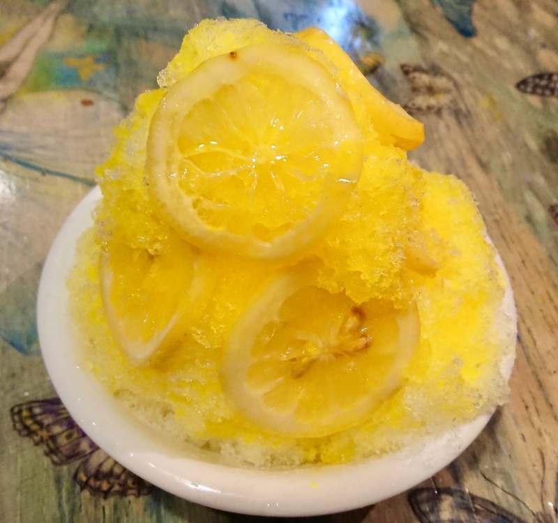 【ハニーレモンかき氷】
・甘くてチョット酸っぱい檸檬のかき氷です♪
■価格：500円
■販売店舗：プロフィール(バックスタンド)