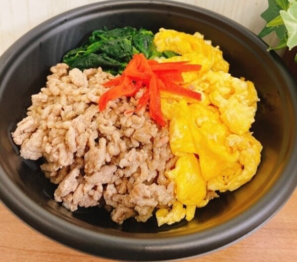 勝ち点3色丼.jpg