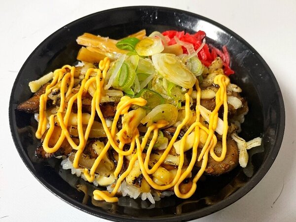 たっぷりチーズのチャーシュー丼.jpg