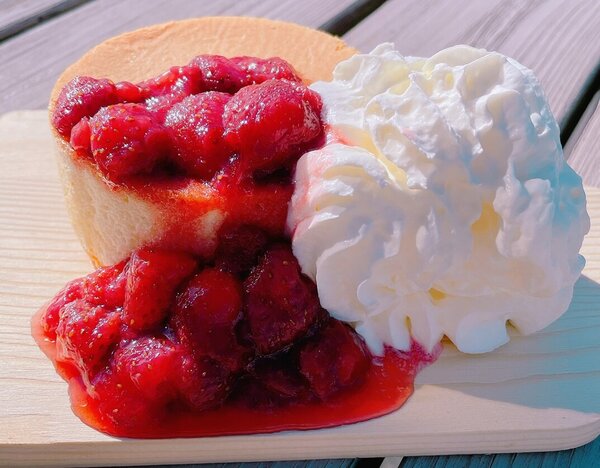 苺のスフレパンケーキ.jpg