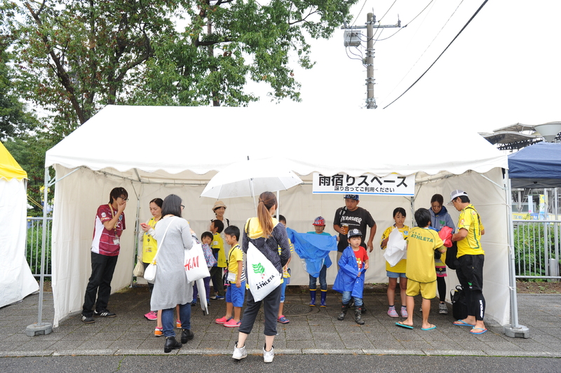 ・雨宿りスペース設置！
フードコートのグッズ売店横に『雨宿りスペース』を設置予定です。
