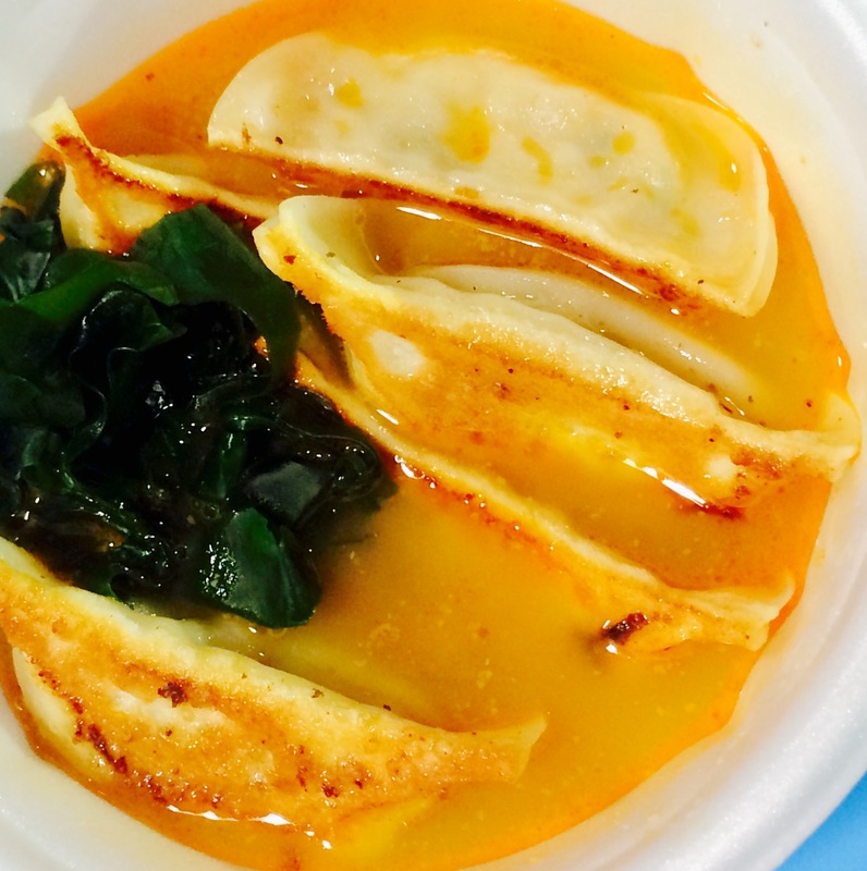 「担々焼スープ餃子」・この時季にピッタリの担々焼スープ餃子。■価格：400円 ■販売店舗：宇都宮餃子会