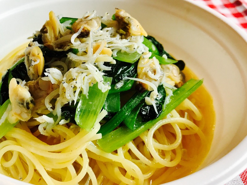 「しらすとあさりのスープパスタ」・塩ベースのあっさりとした一品です。温まります！■価格：700円 ■販売店舗：スポーツカフェ92(フードコート)