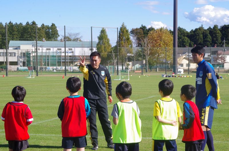 久米コーチの指示に耳を傾ける子供たち！