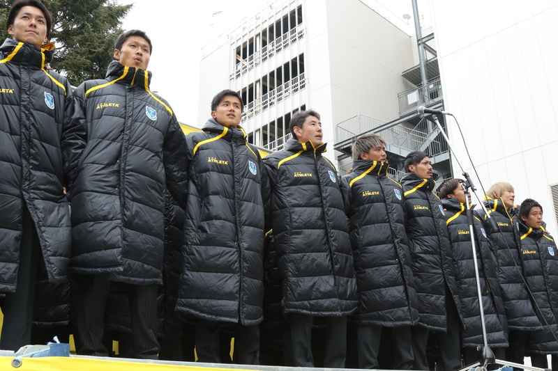 クロージングでは会場にいる全員で県民の歌を合唱。今シーズンもスタジアムで歓喜の県民の歌をたくさん歌いましょう！