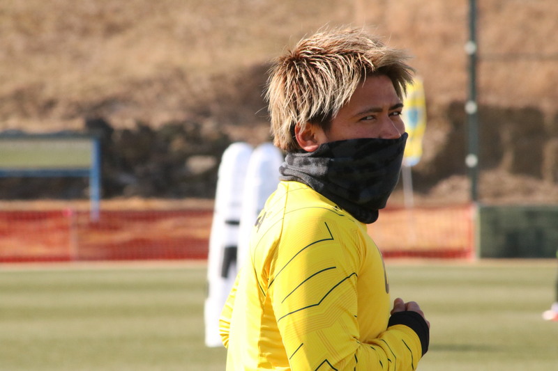 カメラに気づいた、古波津辰希選手。