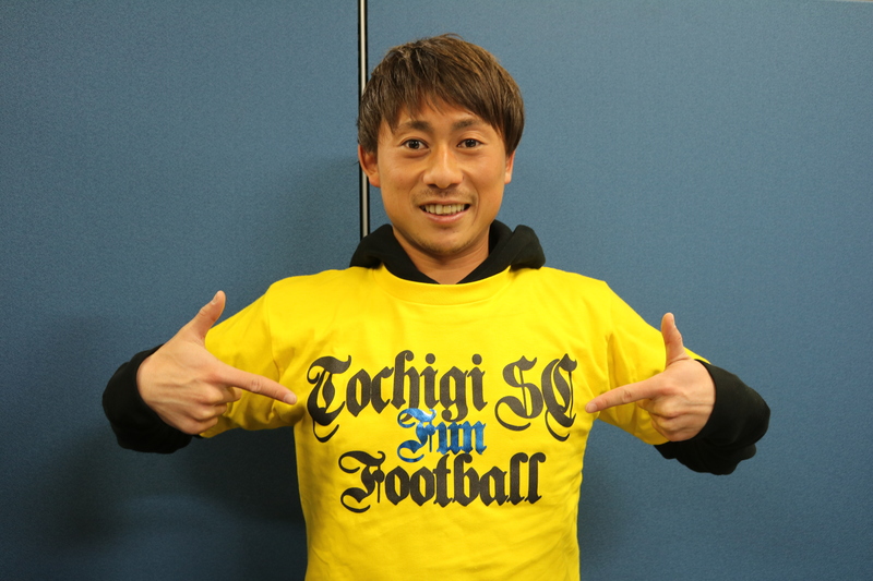 プリント部分がメタリックになっているオリジナルTシャツ☆
普段使いもできるファッショナブルTシャツになっています(^^)/