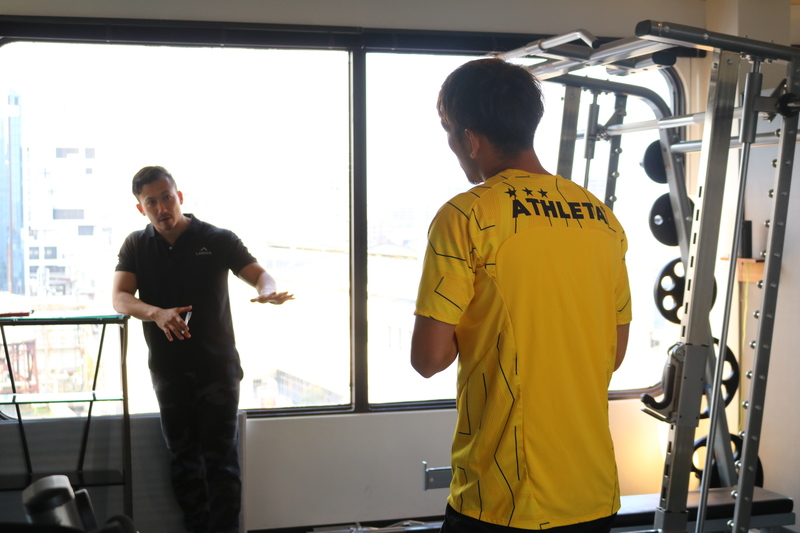昨年から行ってきたトレーニング。試合での服部選手のパフォーマンスも見てくださり、試合の話もしながらのトレーニング。