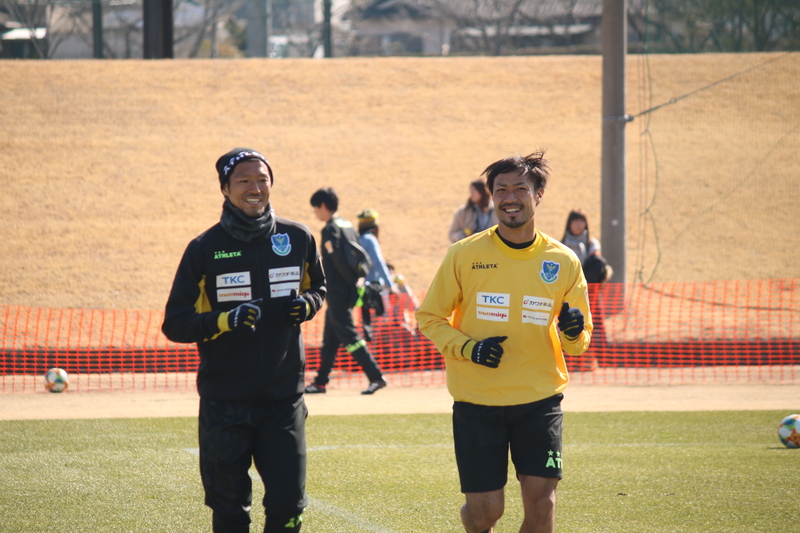 トレーニング後には岩間雄大選手とランニングしていました。