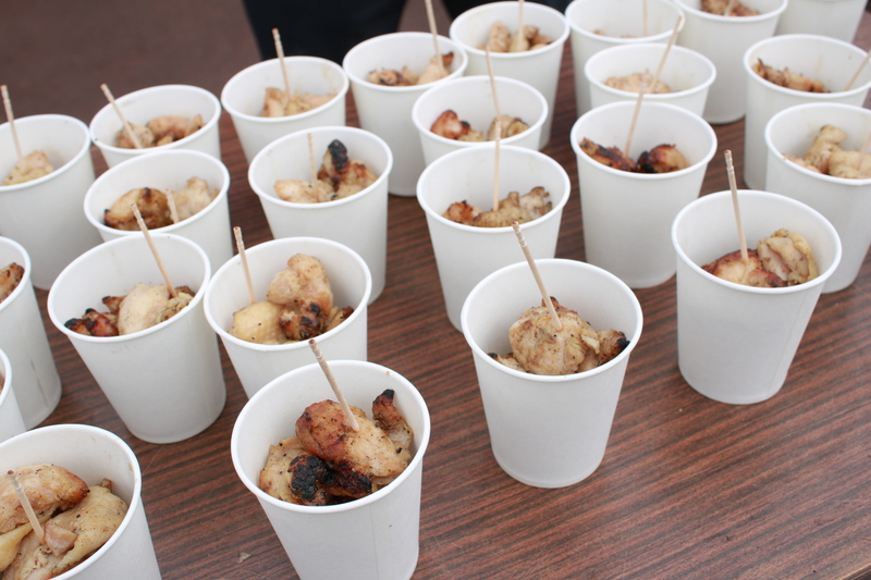 地鶏の炭火焼き。