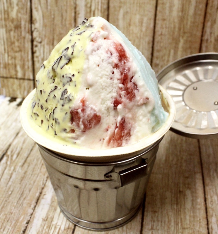 【メガ盛り5種 バケツジェラート】数量限定!
・通常のジェラートの約5倍の大きさ!重さ800g!
味は全部で5種類(とちおとめ苺ミルク/パリパリチョコバナナ/ベルギーチョコレート/粒入りラムネ/宇治抹茶)
みんなで力を合わせて栃木SCを観戦しよう
※バケツはお持ち帰りできます
■価格:1,500円
■販売場所:日光乙女チーズ(イベントエリア)