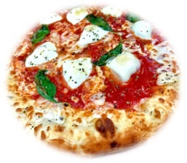 【石窯焼きピザ】
・石窯を使用した本格的なPIZZA!ビンテージトレーラー「エアストリーム」のキッチンカーで販売。
■価格:700円
■販売店舗:kumakuma(ファンエリア)
