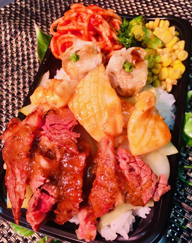 【横浜 中華ステーキ弁当】
・ビーフステーキに焼売・イカチリ炒めをのせたボリューム満点限定弁当!
■価格:1,200円
■販売店舗:ビクトリーステーキ(ファンエリア)