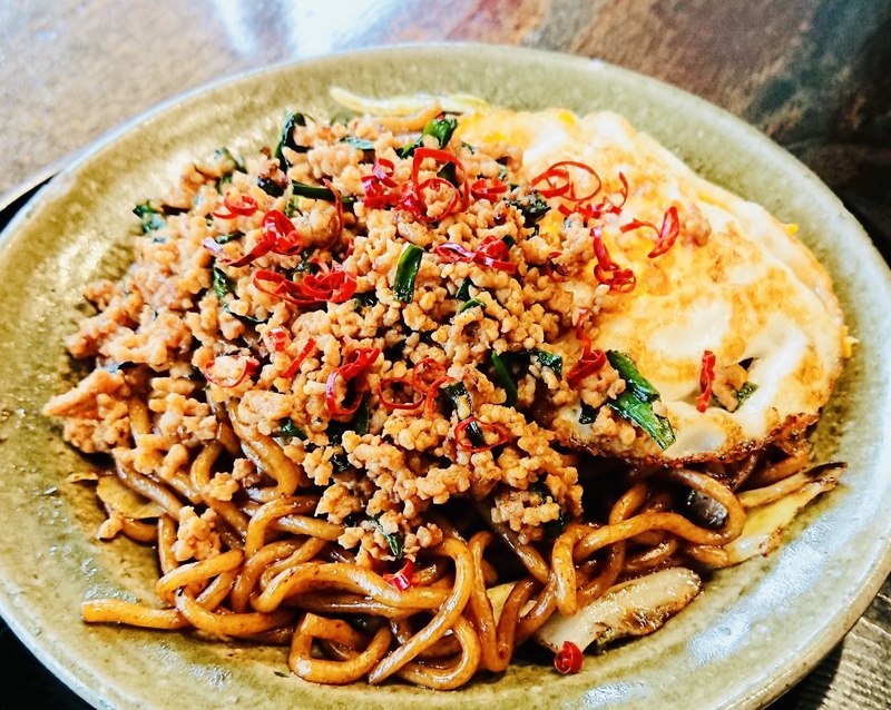 【炎の熱戦焼きそば】
・唐辛子をふんだんに使用した山形戦限定の激辛焼きそば!
■価格:700円
■店舗:プロフィール(ファンエリア)