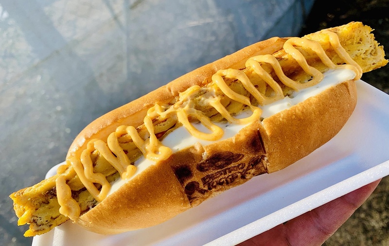 【トッキードック】
・名物玉子焼きをパンで挟みました!
明太マヨ、タルタルソースと玉子焼きのハーモニーがたまりません!
■価格:500円
■店舗:玉子屋てっちゃん(ファンエリア)