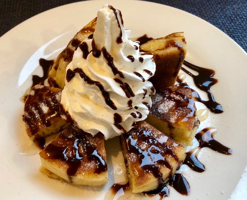 【カットクリームパンケーキ】
・情熱の勝っと!来りーむパンケーキ情熱の勝っと食べて勝利の歌を歌おう♪
■価格:500円
■店舗:お菓子の家(ファンエリア)