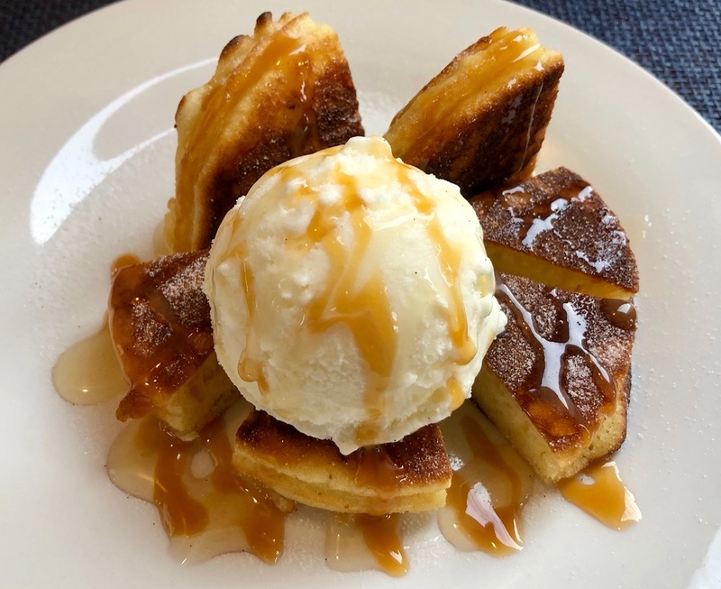 【カットアイスパンケーキ】
・情熱の勝っと!愛すパンケーキ
■価格:500円
■店舗:お菓子の家(ファンエリア)