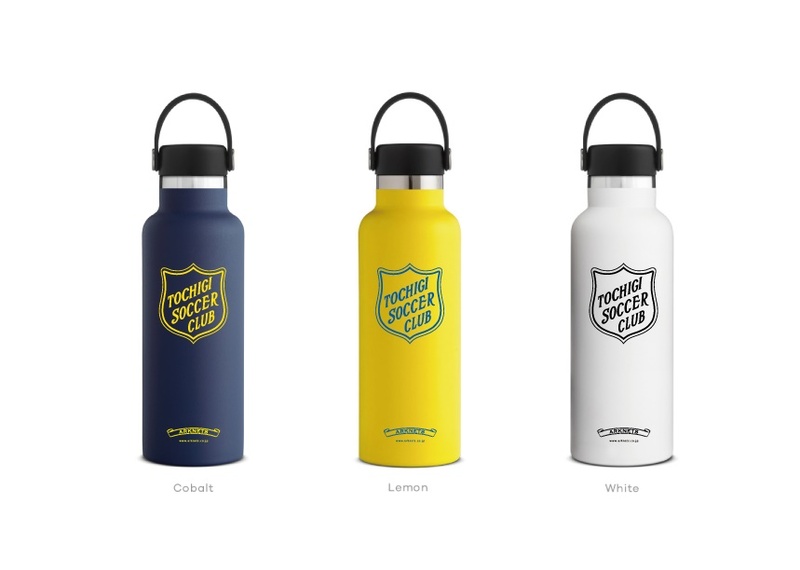 ・《TOCHIGI SC×Hydro Flask×WP×ARKnets》 HYDRATION 18oz　Standard Mouth
全米人気 NO.1のボトルとして、日本でも絶大な人気を誇る《 Hydro Flask 》が、日本では初のスポーツチームとのコラボレーションを作成。
栃木SCのチームカラーに《 WP×栃木SC 》のロゴをあしらった、4ネームのコラボグッズ。 
 ※こちらの商品売上の利益は全て栃木ＳＣに寄付されます。
カラー：ホワイト・イエロー・ブルー　3色　サイズ：18oz(532ml)　　価格：4,500円(税込)