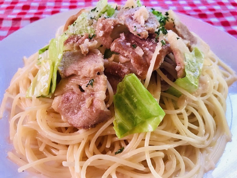 【豚肉と春きゃべつのペペロンチーノ】
・国産豚肉と春きゃべつを使用した塩ベースパスタです!辛さはお好みでどうぞ。
■価格:600円
■販売店舗:Sports Cafe92(ファンエリア)