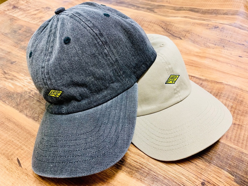 再入荷＆NEWカラー！【Newhattanキャップ】
・5月に発売しご好評につき即完売した人気のキャップが再入荷！1番人気のカーキに加え、ブラックデニムも登場！
人気商品につき大量仕入れができないため、数量限定販売となります。この機会にゲットしてください！

Newhattanは、2005年にニューヨークで生まれた帽子ブランド。有名セレクトショップを始めライフスタイル系の雑貨系の店舗やアーティストグッズなど近年爆発的に売れている「ファッション系のキャップ」です。
■サイズ：フリー
■カラー：カーキ(25点)、ブラックデニム(25点)
■価格：3,132円
■販売場所：ファンエリア内グッズ売店、ホームゴール裏グッズ売店