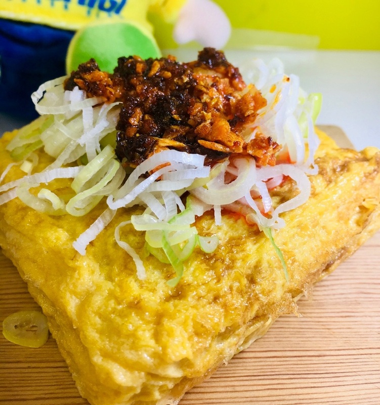 【ネギ辣油玉子焼き】
・夏限定メニュー!シャキシャキネギと辛い辣油をトッピング。ネギの風味とザクザク辣油が玉子焼きとよく合います!
■価格:600円
■販売店舗:玉子屋てっちゃん(ファンエリア)