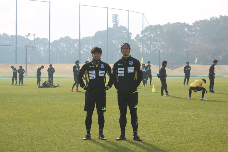 トレーニング前の佐藤祥選手と田代雅也選手のツーショット！
同い年のおふたりです！