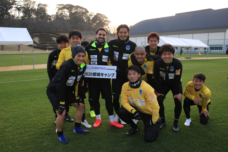 トレーニング後にみんなで「はいチーズ」(^^)/
良い笑顔で撮れました!