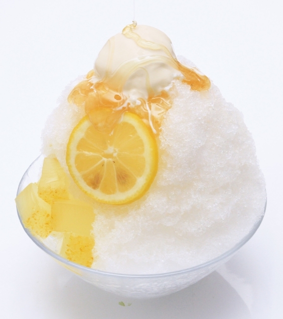 ・自家製レモンスカッシュシロップ使用のかき氷になります。※画像はバニラアイストッピングになります。■価格：600円
■販売店舗：18diners(ファンエリア)
