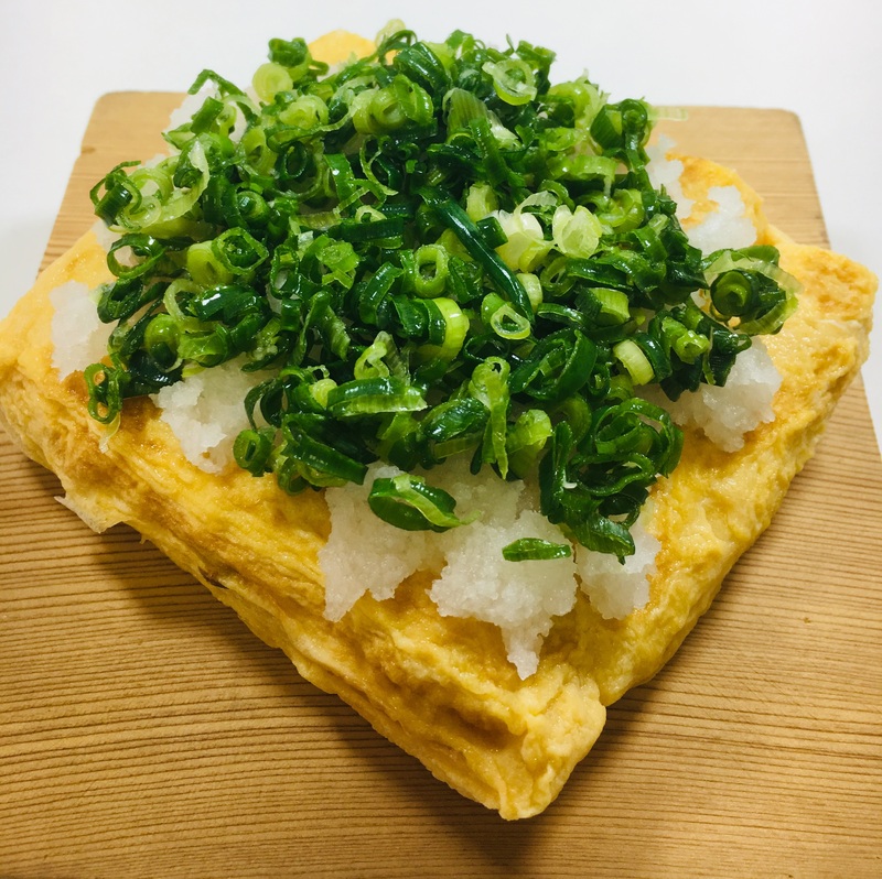 ・ダシ醤油の玉子焼きに冷たい大根おろしと、刻み青ネギをたっぷりかけました。残暑の厳しい季節にぴったりの一品です!■価格:600円
■販売店舗:玉子屋てっちゃん(ファンエリア)
