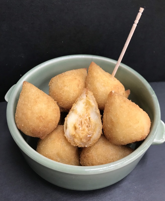 ・一口大の食べやすいスナック!
じゃがいも生地にチキンクリームが入った間違いない組み合わせ!
■価格:400円
■販売場所:ダ・ネイデ(バックスタンド)