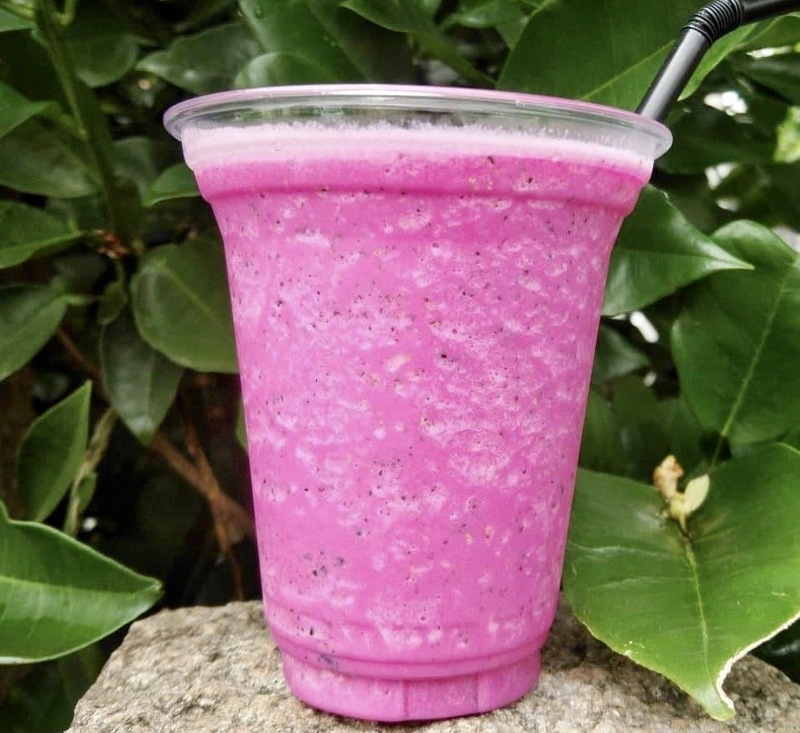 ・ドラゴンフルーツは美容食や健康食とも言われ栄養た~っぷり。チアシード入りで、一粒一粒が新食感に変わります!飲んでみてのお楽しみ。
■価格:600円
■販売店舗:美ら島家(イベントエリア)